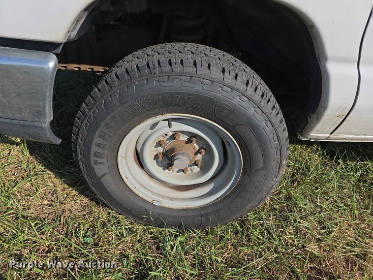 image for item FI0558 2015 Rockport Ford E350 Super Duty box truck