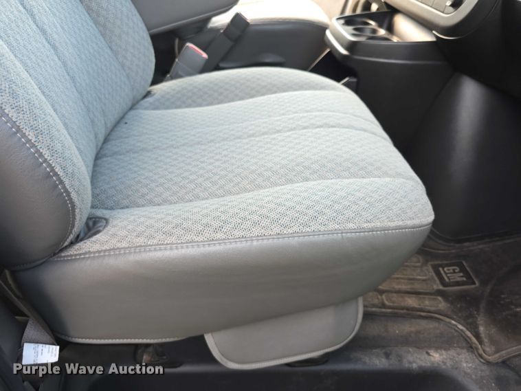 image for item FI0559 2008 Chevrolet Express G2500 van