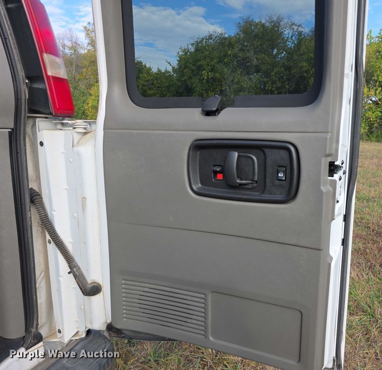 image for item FI0559 2008 Chevrolet Express G2500 van