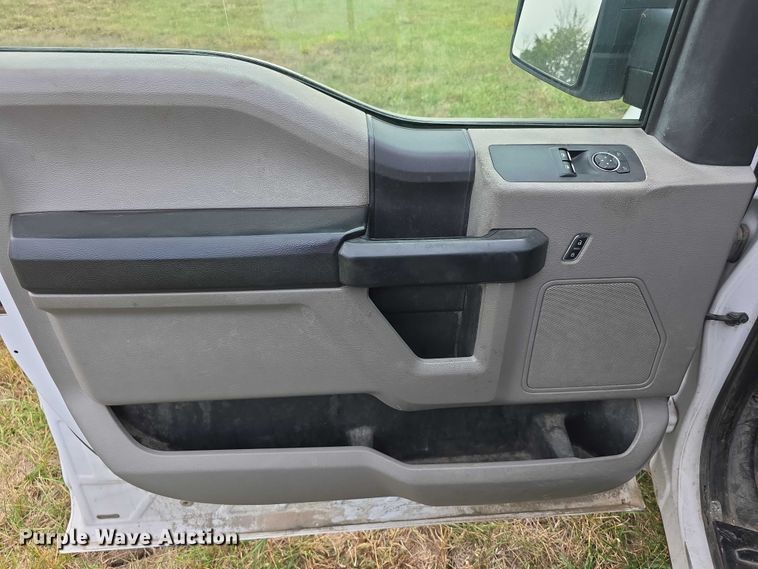 image for item FI0560 2015 Ford F150 XL pickup truck