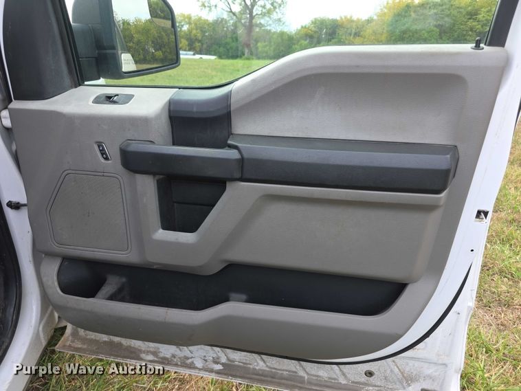 image for item FI0560 2015 Ford F150 XL pickup truck