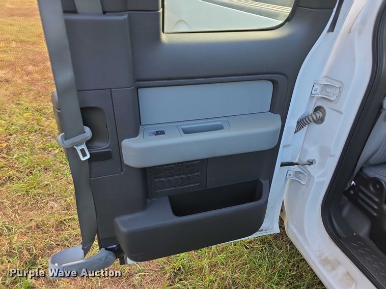 image for item FI0561 2014 Ford F150 SuperCab pickup truck