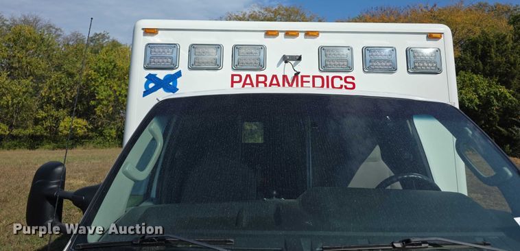 image for item FI0565 2015 Ford E450 ambulance