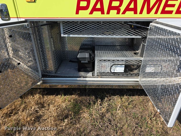 image for item FI0565 2015 Ford E450 ambulance
