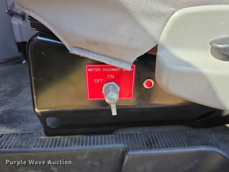 image for item FI0565 2015 Ford E450 ambulance