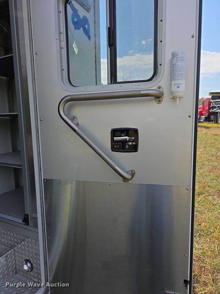 image for item FI0565 2015 Ford E450 ambulance