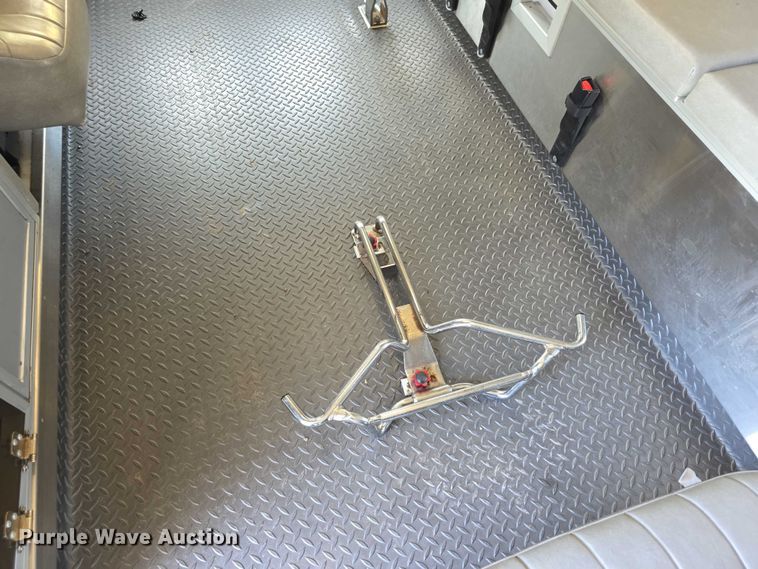 image for item FI0565 2015 Ford E450 ambulance