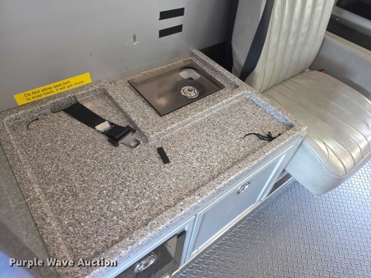 image for item FI0565 2015 Ford E450 ambulance