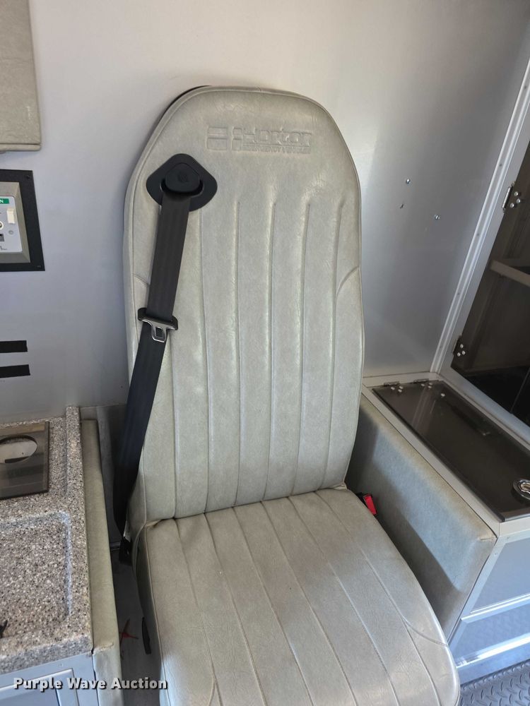 image for item FI0565 2015 Ford E450 ambulance