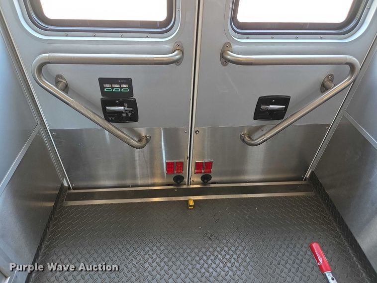 image for item FI0565 2015 Ford E450 ambulance