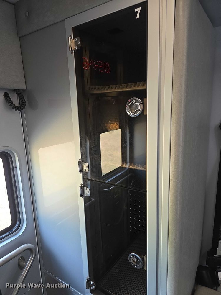 image for item FI0565 2015 Ford E450 ambulance