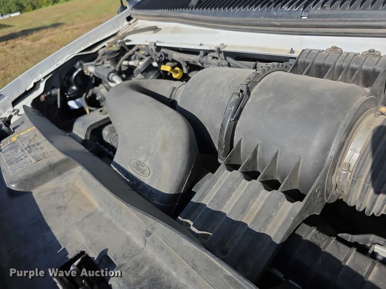 image for item FI0565 2015 Ford E450 ambulance