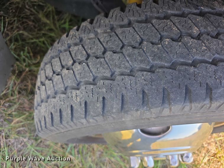 image for item FI0565 2015 Ford E450 ambulance