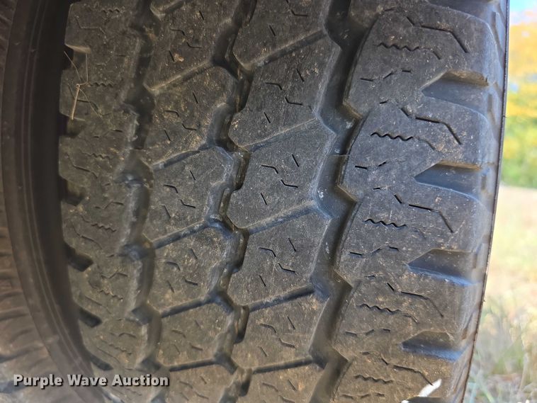 image for item FI0565 2015 Ford E450 ambulance