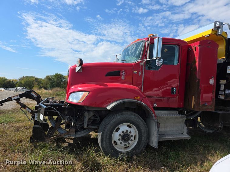 image for item FI0566 2015 Kenworth  T470 dump truck