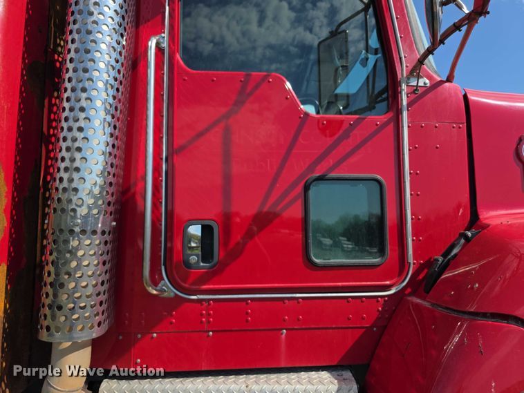 image for item FI0566 2015 Kenworth  T470 dump truck