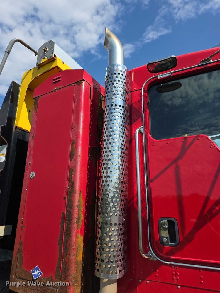 image for item FI0566 2015 Kenworth  T470 dump truck