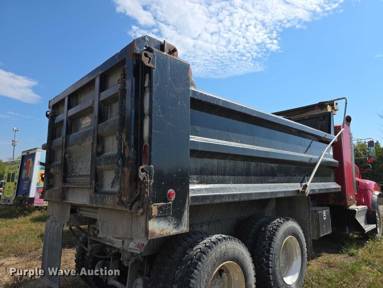image for item FI0566 2015 Kenworth  T470 dump truck