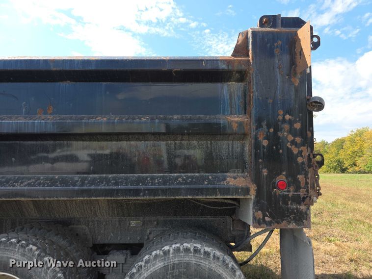 image for item FI0566 2015 Kenworth  T470 dump truck