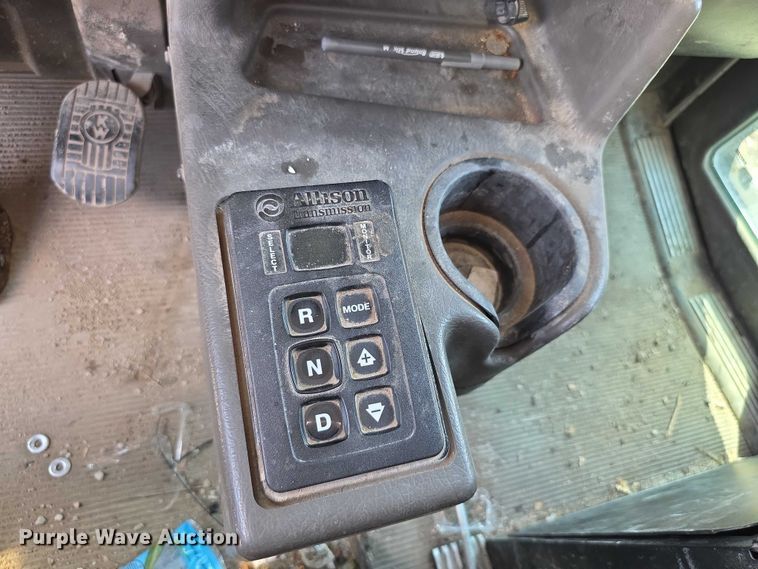 image for item FI0566 2015 Kenworth  T470 dump truck