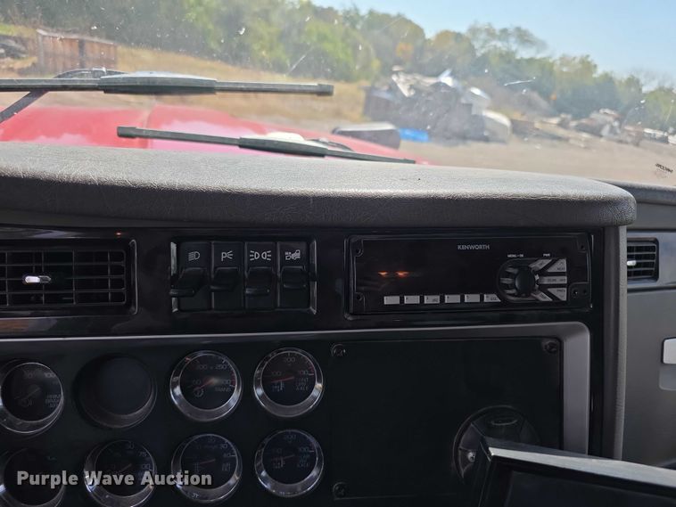 image for item FI0566 2015 Kenworth  T470 dump truck