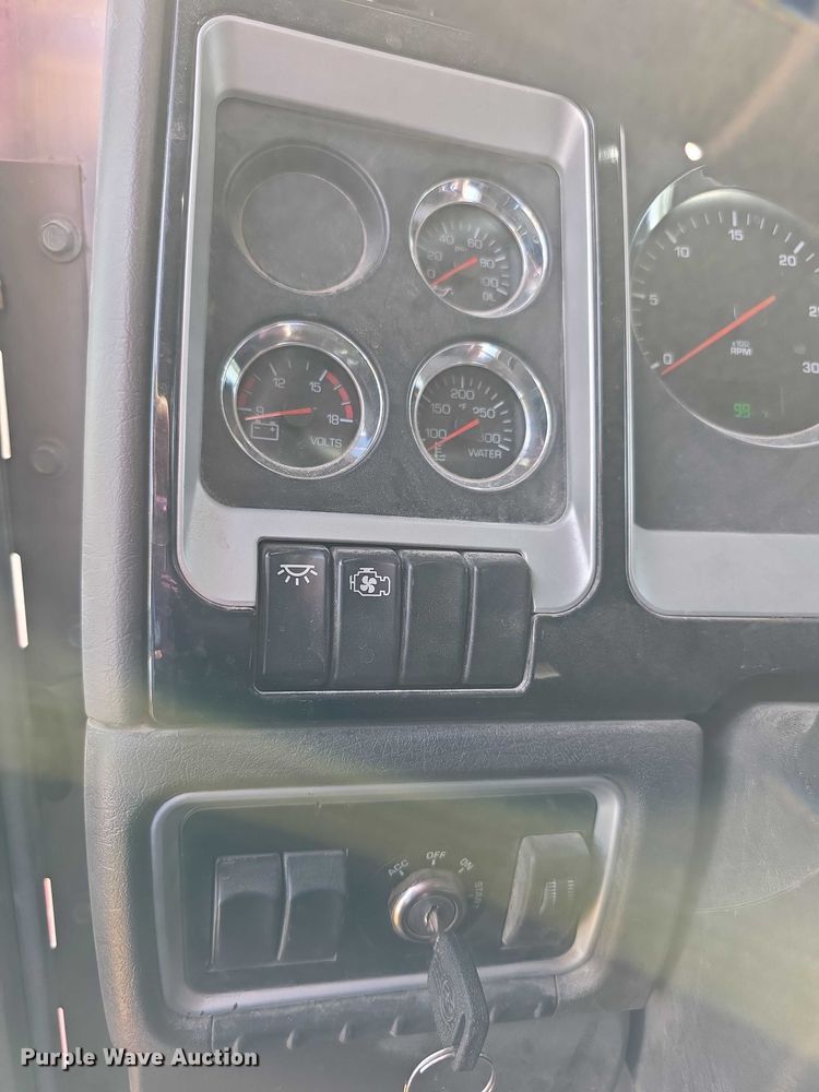 image for item FI0566 2015 Kenworth  T470 dump truck