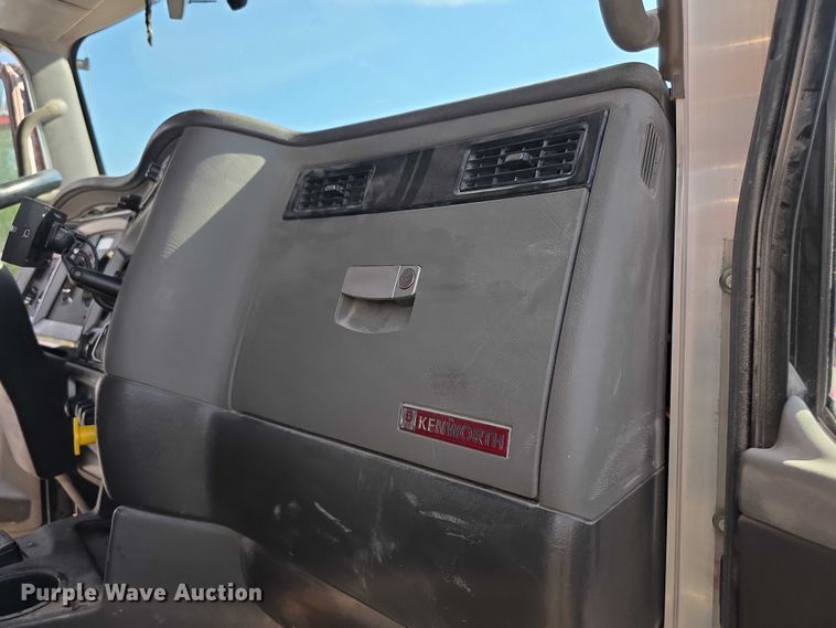 image for item FI0566 2015 Kenworth  T470 dump truck