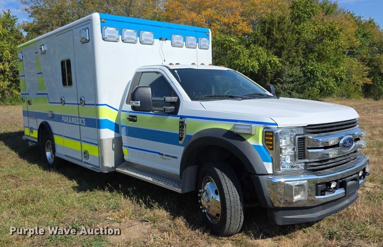 image for item FI0568 2019 Ford E450 Super Duty ambulance