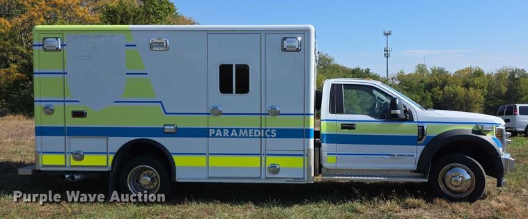 image for item FI0568 2019 Ford E450 Super Duty ambulance