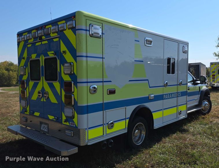image for item FI0568 2019 Ford E450 Super Duty ambulance
