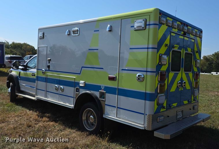 image for item FI0568 2019 Ford E450 Super Duty ambulance