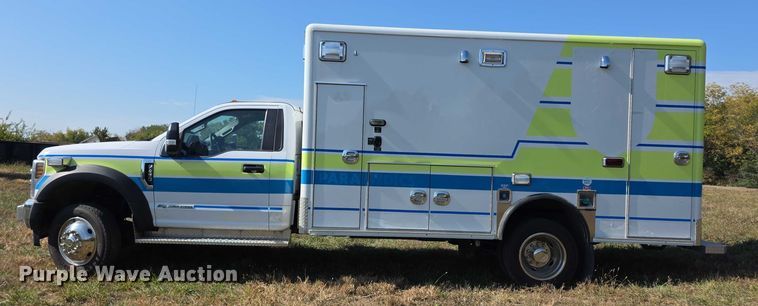 image for item FI0568 2019 Ford E450 Super Duty ambulance