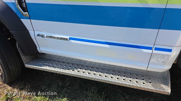 image for item FI0568 2019 Ford E450 Super Duty ambulance