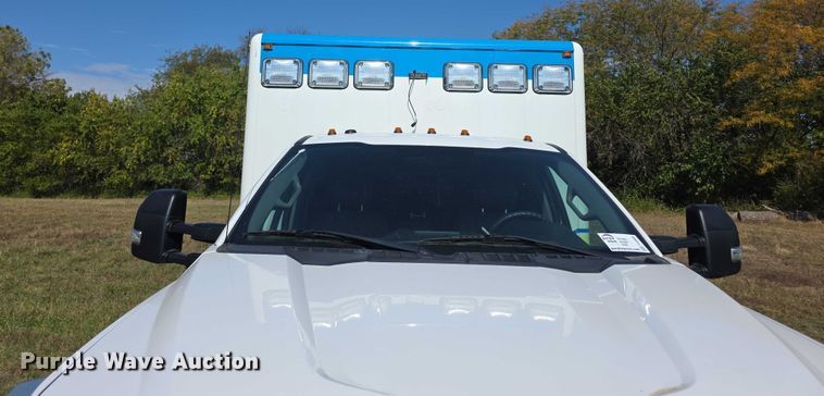 image for item FI0568 2019 Ford E450 Super Duty ambulance