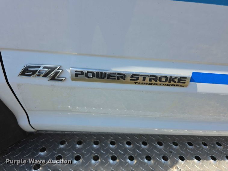 image for item FI0568 2019 Ford E450 Super Duty ambulance