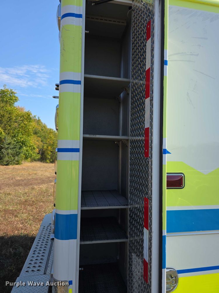 image for item FI0568 2019 Ford E450 Super Duty ambulance