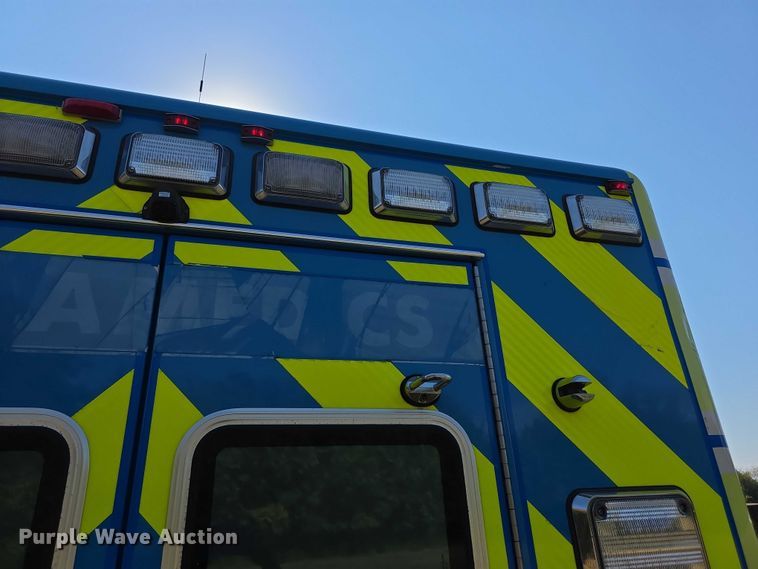 image for item FI0568 2019 Ford E450 Super Duty ambulance