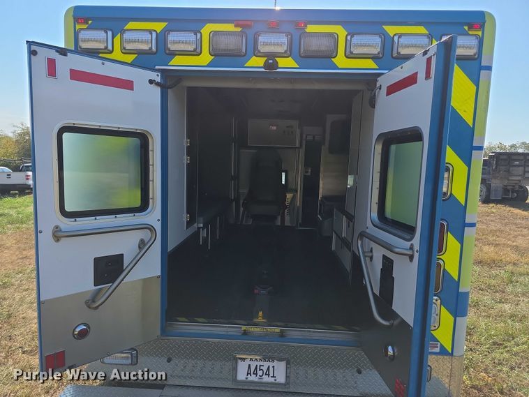 image for item FI0568 2019 Ford E450 Super Duty ambulance