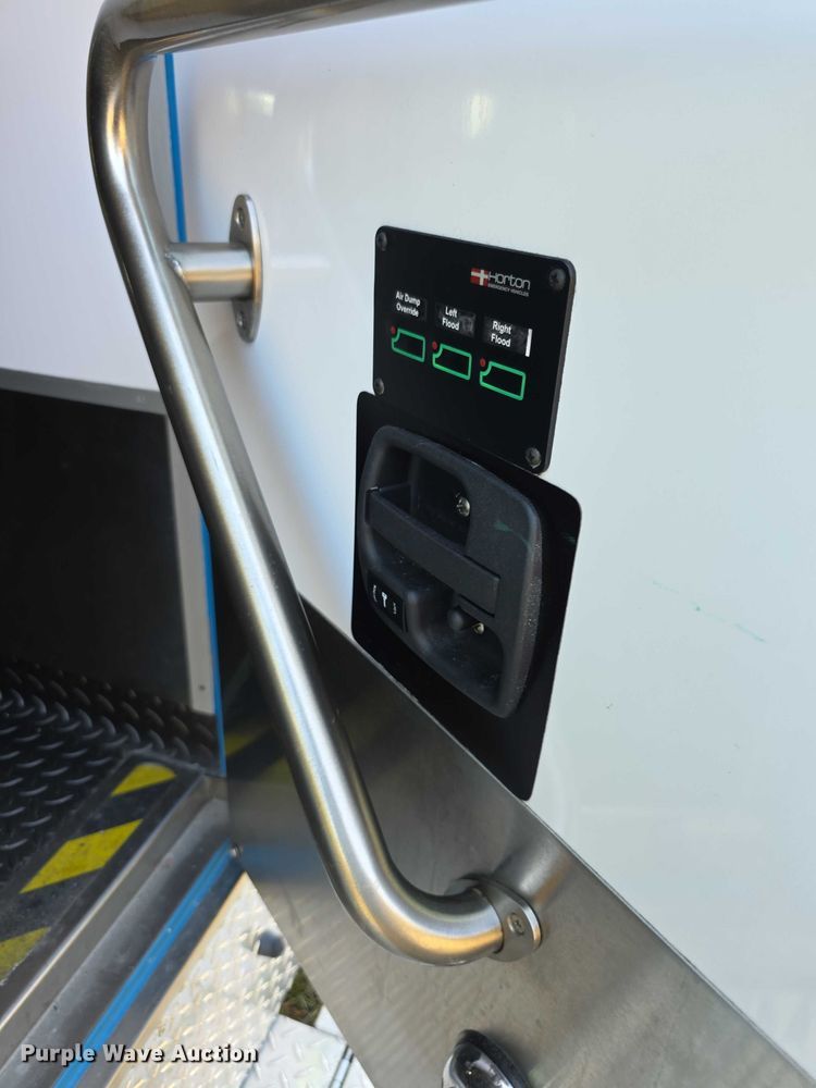 image for item FI0568 2019 Ford E450 Super Duty ambulance