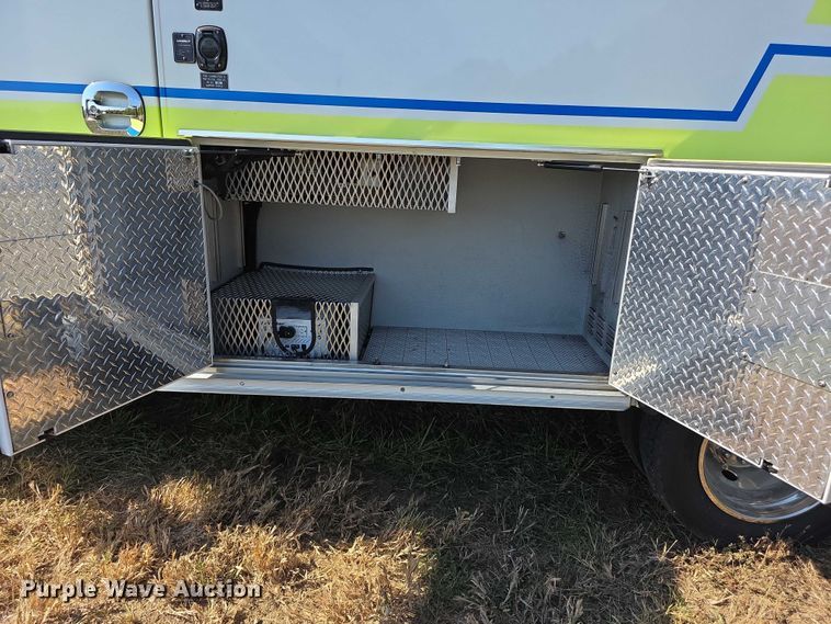 image for item FI0568 2019 Ford E450 Super Duty ambulance