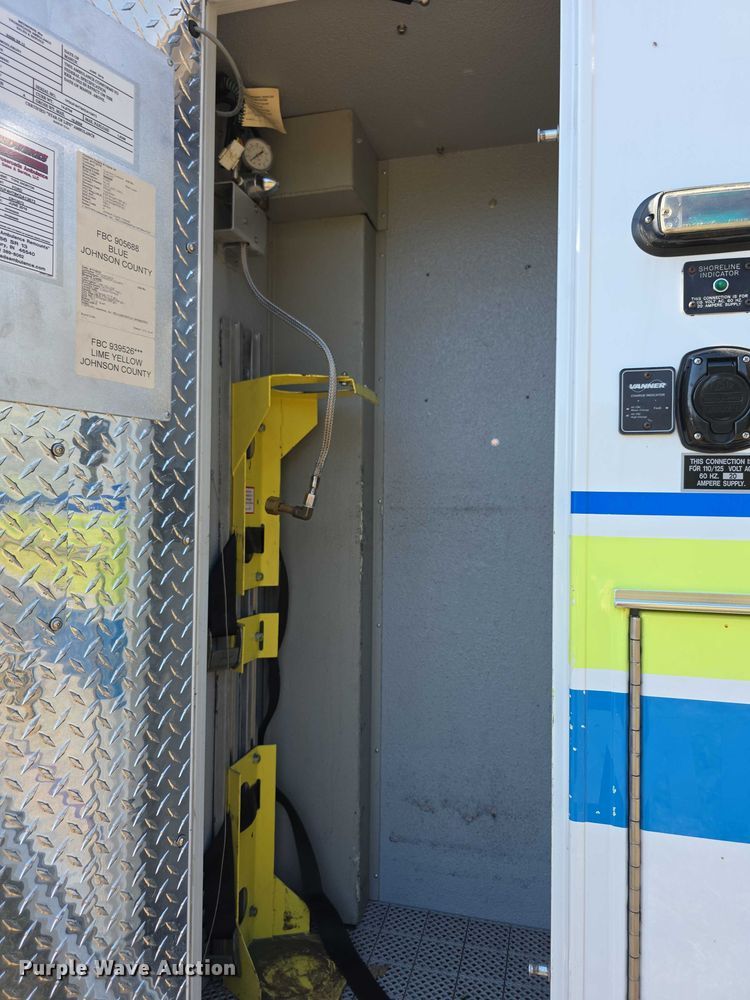 image for item FI0568 2019 Ford E450 Super Duty ambulance