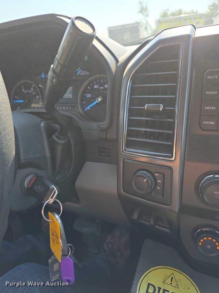 image for item FI0568 2019 Ford E450 Super Duty ambulance