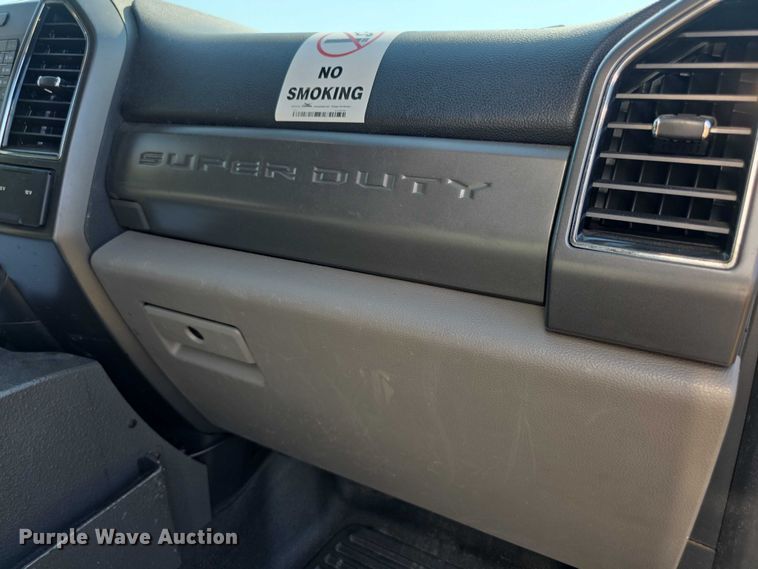 image for item FI0568 2019 Ford E450 Super Duty ambulance