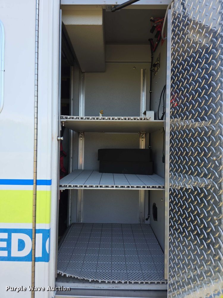 image for item FI0568 2019 Ford E450 Super Duty ambulance