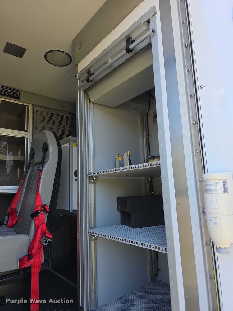 image for item FI0568 2019 Ford E450 Super Duty ambulance