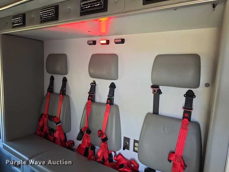 image for item FI0568 2019 Ford E450 Super Duty ambulance