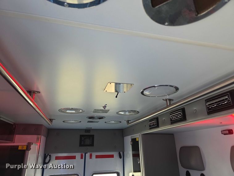 image for item FI0568 2019 Ford E450 Super Duty ambulance