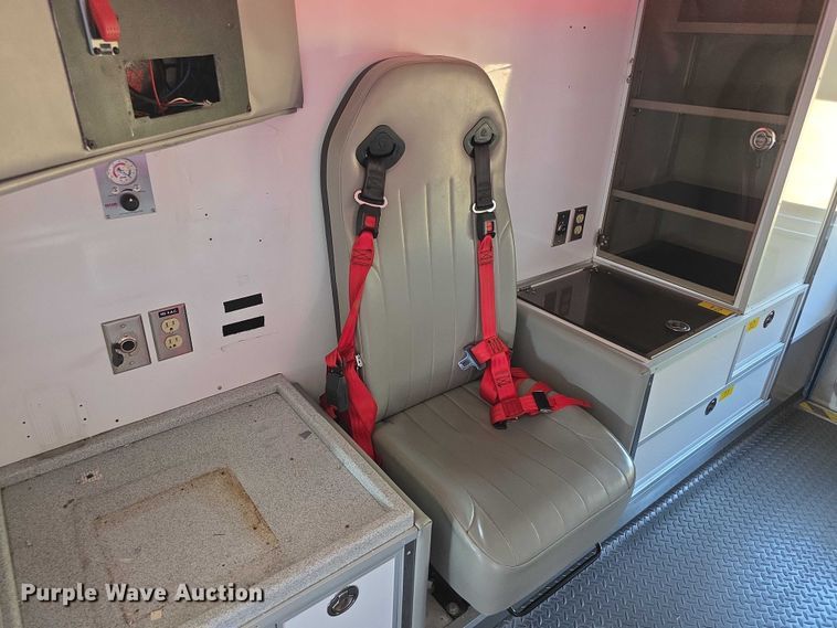 image for item FI0568 2019 Ford E450 Super Duty ambulance