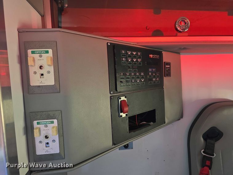 image for item FI0568 2019 Ford E450 Super Duty ambulance