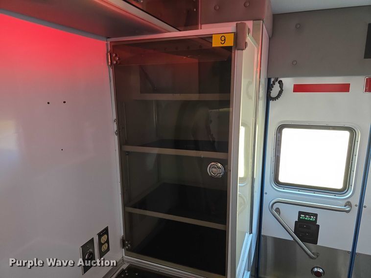 image for item FI0568 2019 Ford E450 Super Duty ambulance